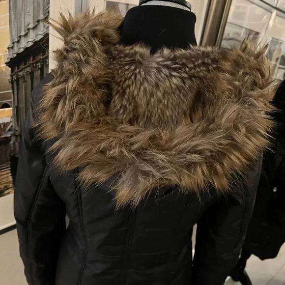 LE CHATEAU Black Puffer Coat  and Beige Fur Oversized Hoodie, Size XS/S - Picture 6 of 16